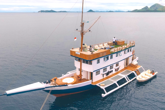 Open Trip Sea Familia Liveaboard, phinisi sea familia, harga charter kapal sea familia 2023, paket open trip phinisi labuan bajo, komodo trip, jadwal open trip komodo 2024